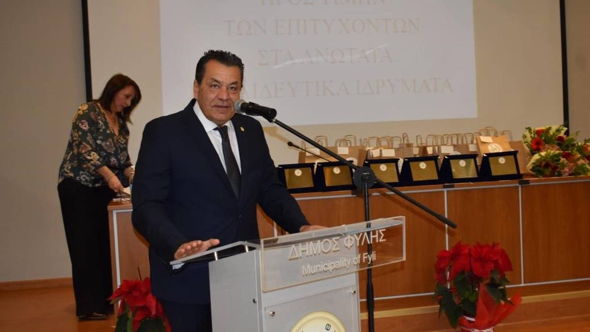 Ομιλία σε εκδήλωση του Δήμου Φυλής, σε φωτογραφία του δήμου.
