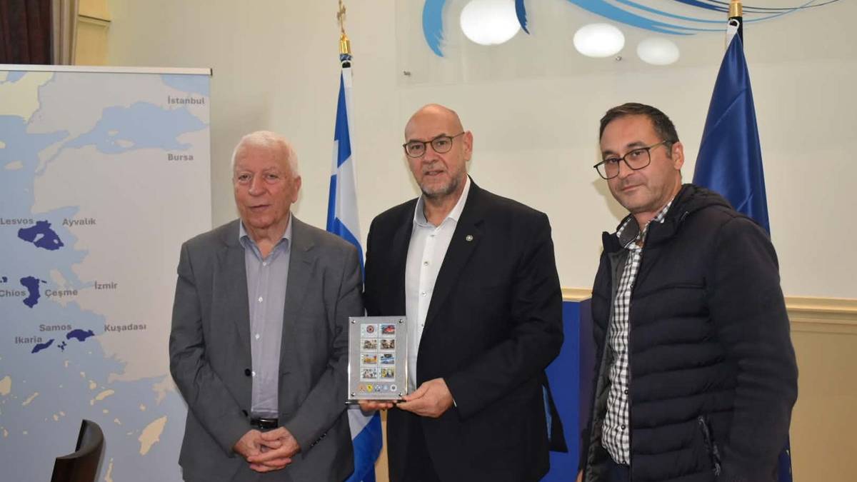 Στιγμιότυπο από τη συνάντηση του περιφερειάρχη Βορείου Αιγαίου με τον γενικό γραμματέα Πολιτικής Προστασίας