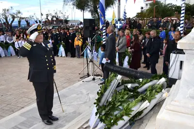 Εορτασμός της 28ης Οκτωβρίου στην Αίγινα — φωτογραφία 13 από 27