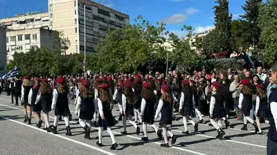 Εορτασμοί και παρέλαση της 28ης Οκτωβρίου στο Κερατσίνι-Δραπετσώνα — φωτογραφία 4 από 41