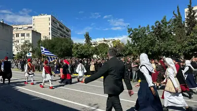 Εορτασμοί και παρέλαση της 28ης Οκτωβρίου στο Κερατσίνι-Δραπετσώνα — φωτογραφία 8 από 41