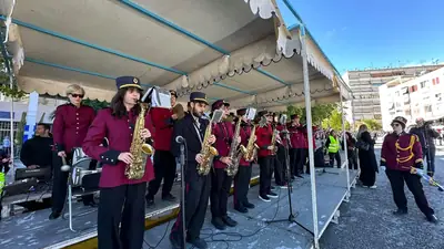 Εορτασμοί και παρέλαση της 28ης Οκτωβρίου στο Κερατσίνι-Δραπετσώνα — φωτογραφία 9 από 41
