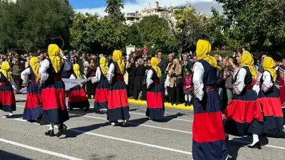 Εορτασμοί και παρέλαση της 28ης Οκτωβρίου στο Κερατσίνι-Δραπετσώνα — φωτογραφία 14 από 41