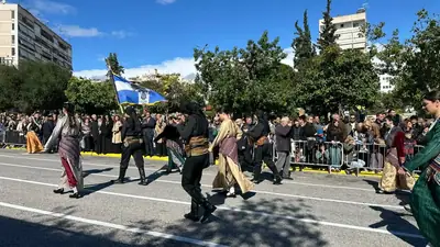 Εορτασμοί και παρέλαση της 28ης Οκτωβρίου στο Κερατσίνι-Δραπετσώνα — φωτογραφία 17 από 41