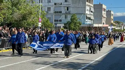 Εορτασμοί και παρέλαση της 28ης Οκτωβρίου στο Κερατσίνι-Δραπετσώνα — φωτογραφία 20 από 41