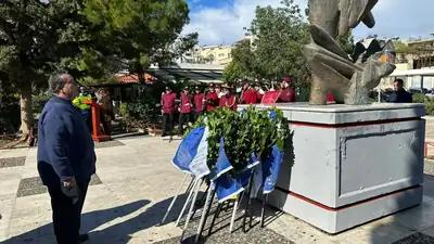 Εορτασμοί και παρέλαση της 28ης Οκτωβρίου στο Κερατσίνι-Δραπετσώνα — φωτογραφία 27 από 41