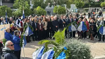 Εορτασμοί και παρέλαση της 28ης Οκτωβρίου στο Κερατσίνι-Δραπετσώνα — φωτογραφία 34 από 41