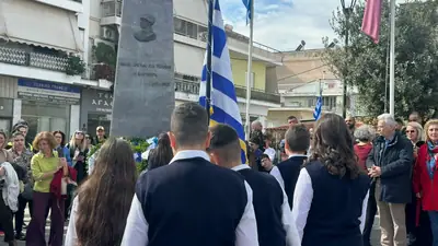 Εορτασμοί και παρέλαση της 28ης Οκτωβρίου στο Κερατσίνι-Δραπετσώνα — φωτογραφία 35 από 41