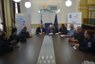 Συνάντηση περιφερειάρχη Βορείου Αιγαίου με τον γ.γ. Πολιτικής Προστασίας — φωτογραφία 2 από 3