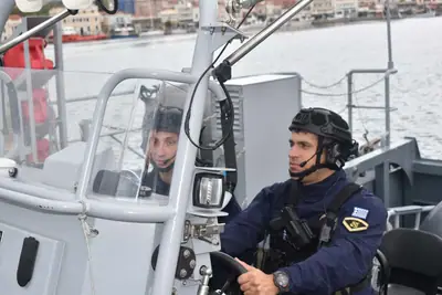 Παράδοση εξοπλισμού στο Λιμενικό, Μυτιλήνη — φωτογραφία 5 από 8